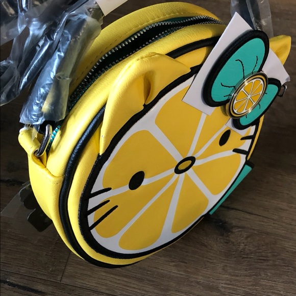 FREE SHIPPING! RARE HELLO KITTY-Loungefly (NWT) Lemon Crossbody Handbag - Picture 5 of 10